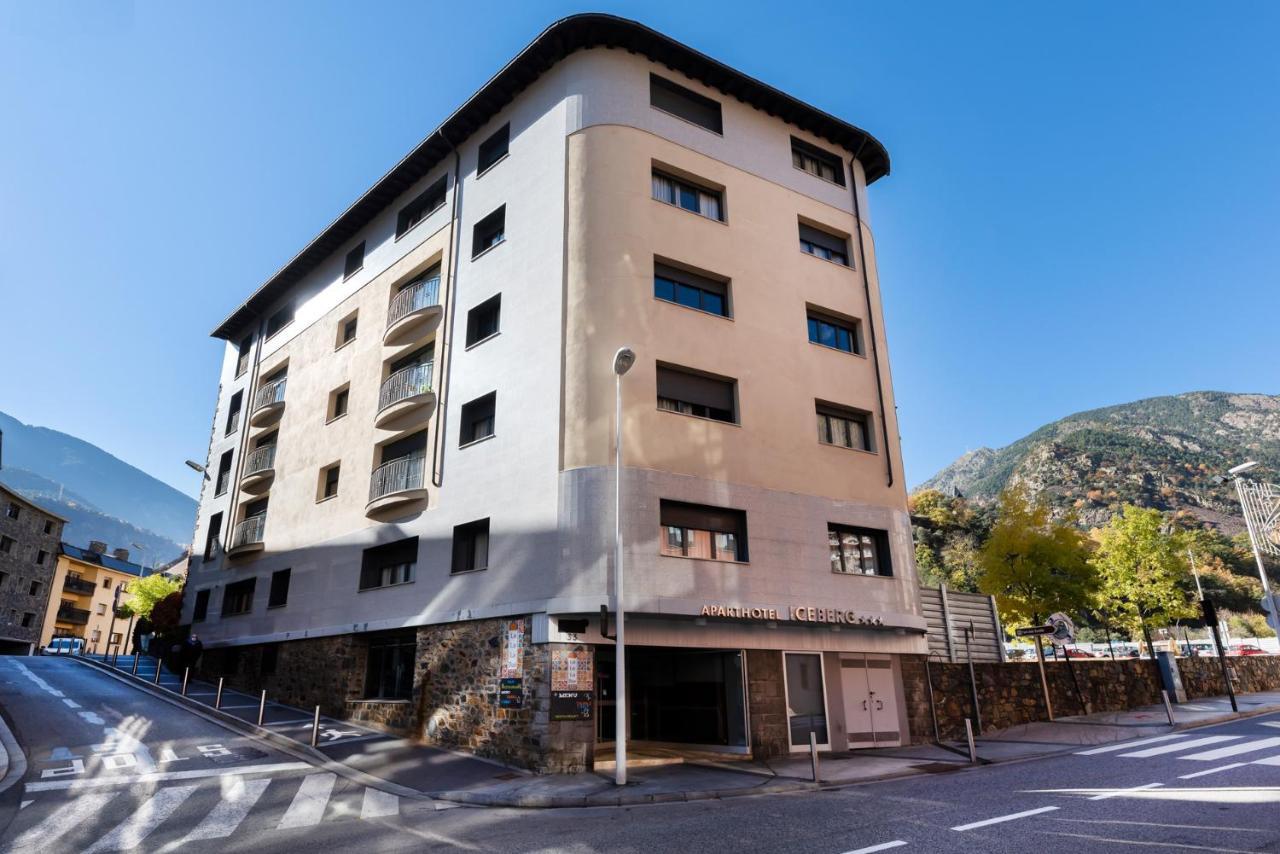 Aparthotel Iceberg Sant Julià de Lòria Exteriör bild