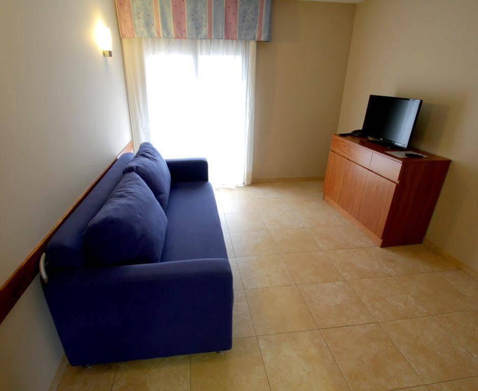 Aparthotel Iceberg Sant Julià de Lòria Exteriör bild